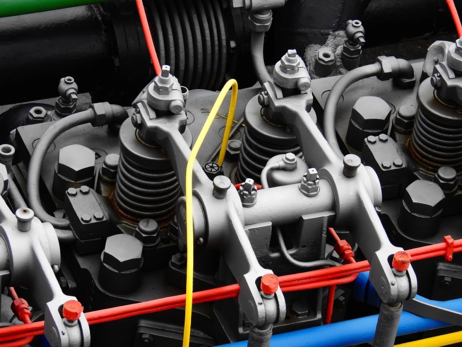 Diesel engine and aftertreatment components